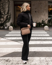 Load image into Gallery viewer, LONDON CAMERA BAG - MOCHA
