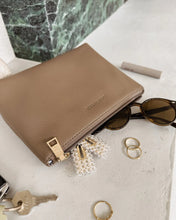 Load image into Gallery viewer, EVERYDAY POUCH MOCHA MOUSSE
