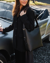 Load image into Gallery viewer, AUDREY BUCKET BAG - BLACK
