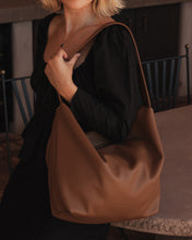 Load image into Gallery viewer, MORGAN SHOULDER BAG CARAMEL
