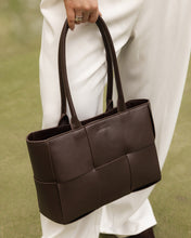 Load image into Gallery viewer, GWEN HANDBAG - CHOCOLATE
