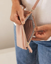 Load image into Gallery viewer, SUKI DUSTY PINK PHONE BAG
