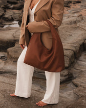Load image into Gallery viewer, MONACO SHOULDER BAG TAN

